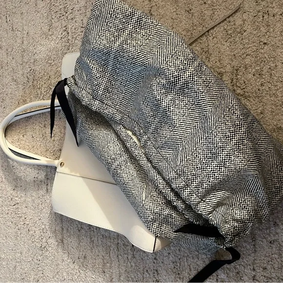 Rebecca minkoff classic white MAB tote - Picture 6 of 7